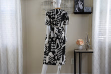 Very Abstract Blk/Wht Dress (Size 8)