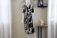 Very Abstract Blk/Wht Dress (Size 8)